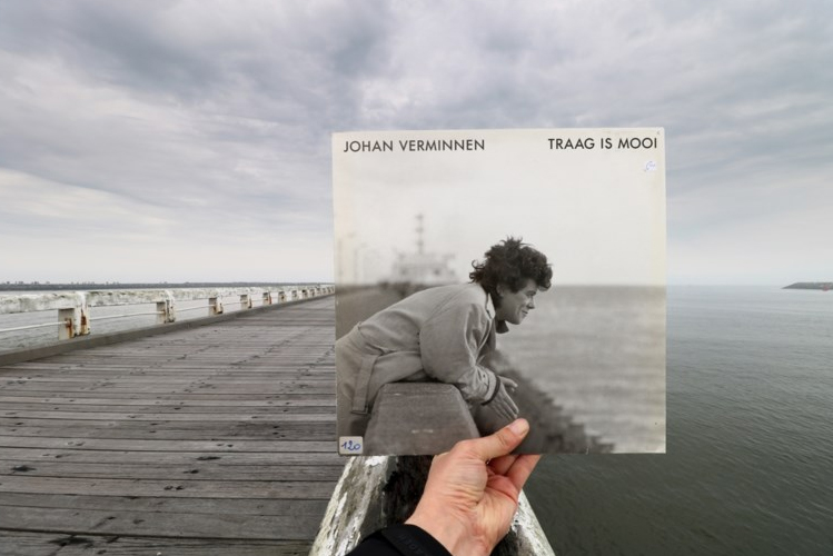 Fotograaf Jurgen Vantomme vond de locatie terug waar de foto van de hoes 'Traag is Mooi' werd genomen... Op het Westerstaketsel in Oostende